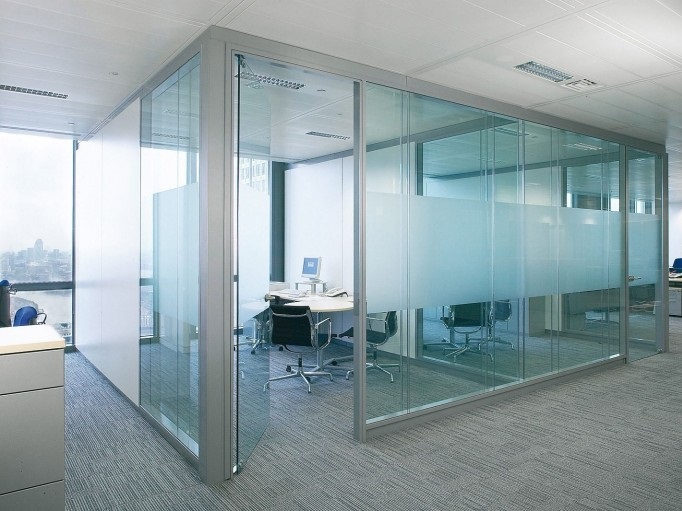 Advantages of Using Glass Room in The Office